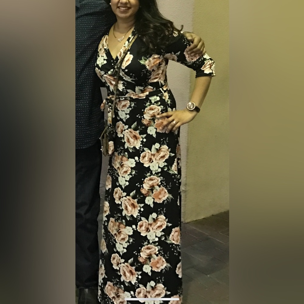 Beautiful floral maxi wrap style with belt large